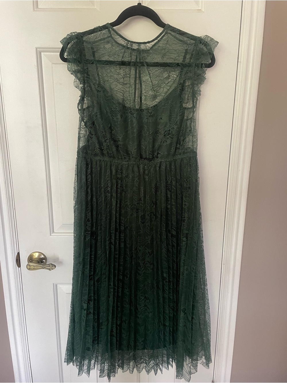 Elegant Dark Green Lace Midi Dress with Ruffle Cap Sleeves